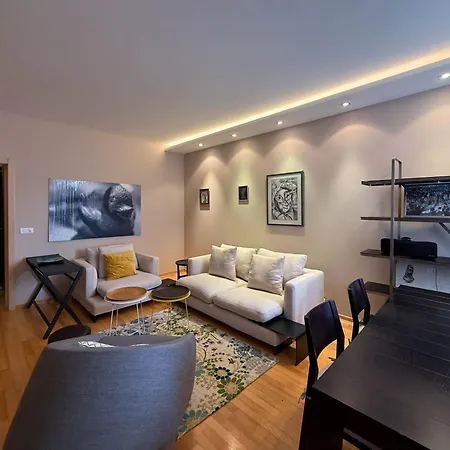 Daire Downtown Family